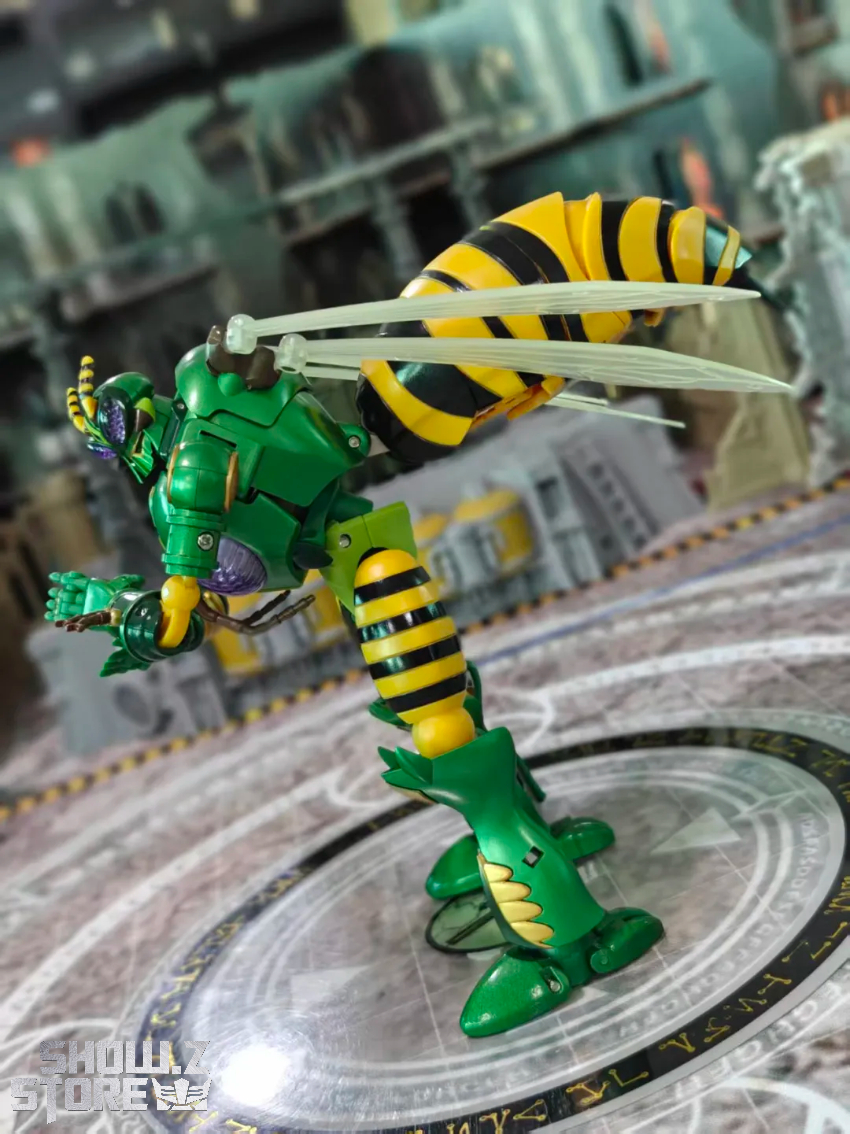 Robot Toys RT-D02 Transformers Beast Wars Beedrill Waspinator - View 1 Robot Toys RT-D02 Transformers Beast Wars Beedrill Waspinator - View 1
