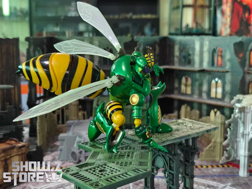 Robot Toys RT-D02 Transformers Beast Wars Beedrill Waspinator - View 2 Robot Toys RT-D02 Transformers Beast Wars Beedrill Waspinator - View 2