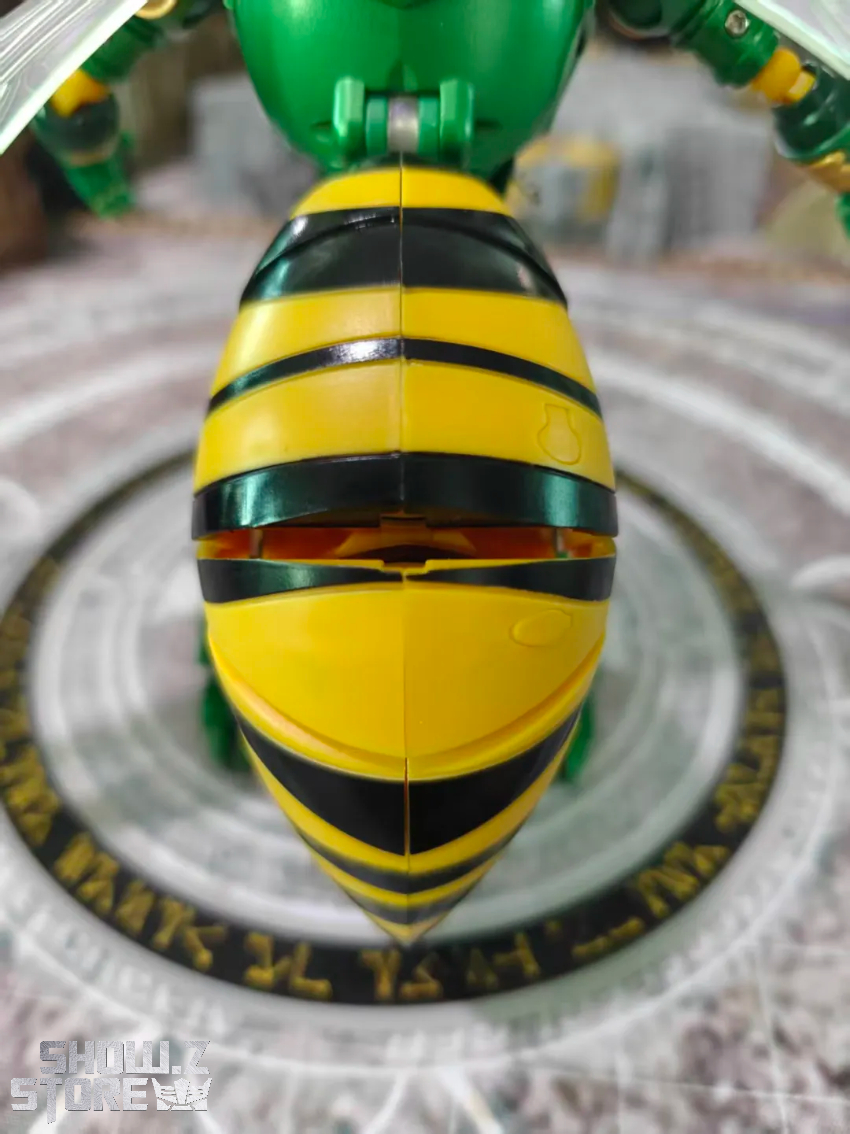 Robot Toys RT-D02 Transformers Beast Wars Beedrill Waspinator - View 1 Robot Toys RT-D02 Transformers Beast Wars Beedrill Waspinator - View 1