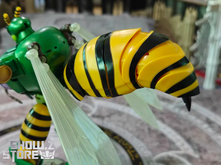 Robot Toys RT-D02 Transformers Beast Wars Beedrill Waspinator - View 2 Robot Toys RT-D02 Transformers Beast Wars Beedrill Waspinator - View 2