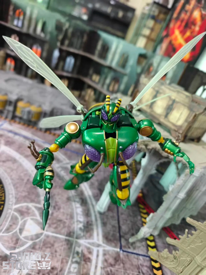 Robot Toys RT-D02 Transformers Beast Wars Beedrill Waspinator - View 5 Robot Toys RT-D02 Transformers Beast Wars Beedrill Waspinator - View 5