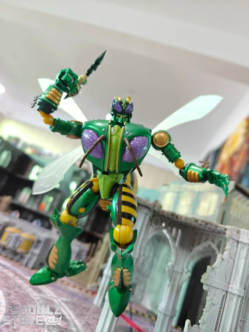 Robot Toys RT-D02 Transformers Beast Wars Beedrill Waspinator - View 4 Robot Toys RT-D02 Transformers Beast Wars Beedrill Waspinator - View 4