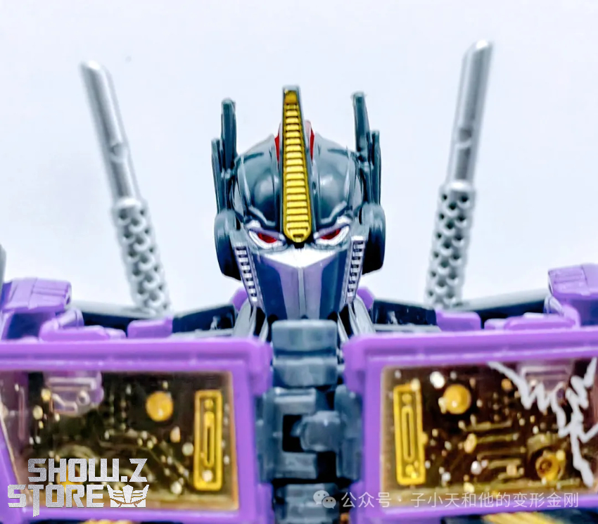 APC Toys Mirror Evil Optimus Prime Modified Version - View 1 APC Toys Mirror Evil Optimus Prime Modified Version - View 1