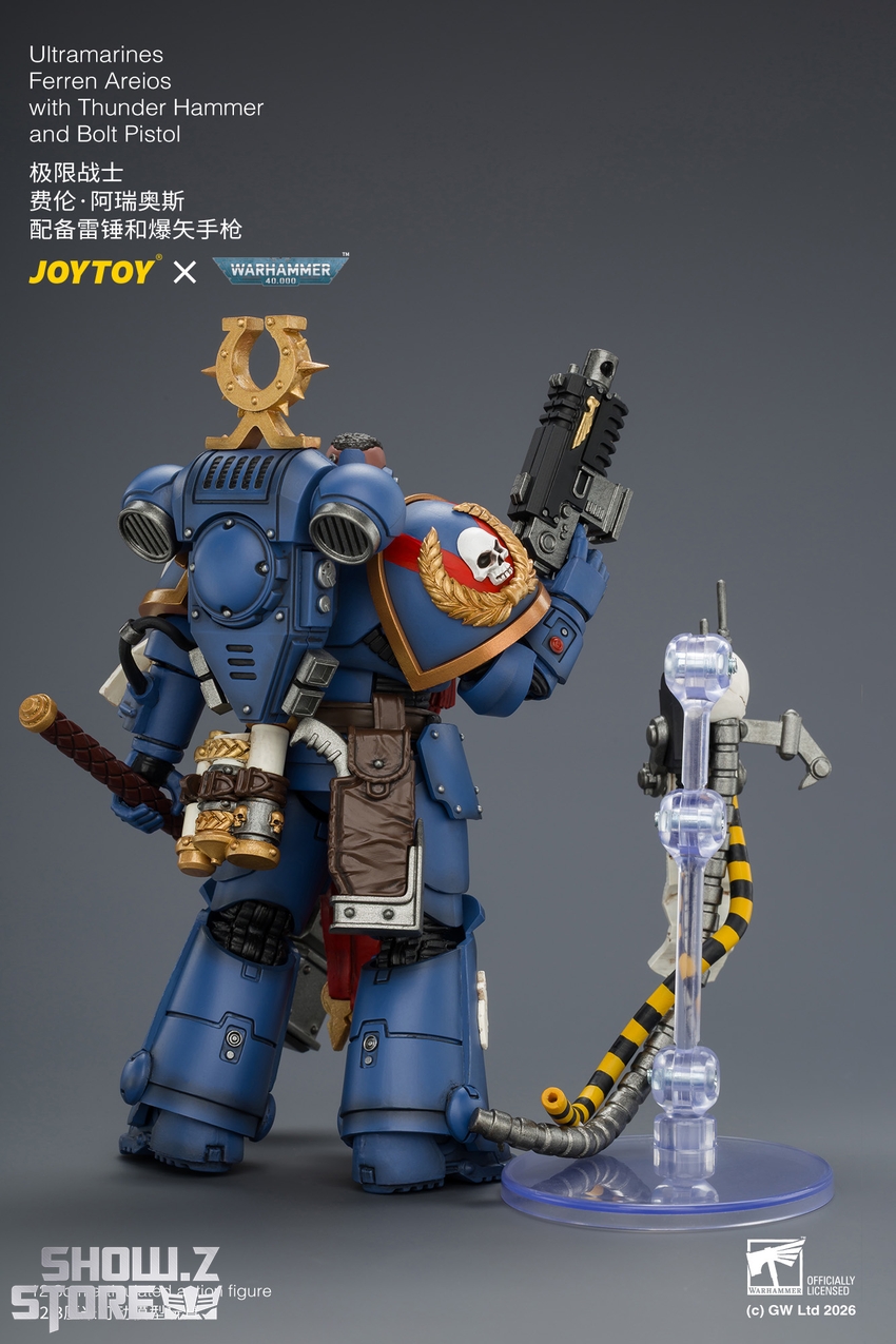 JoyToy JT04889 1/18 Warhammer 40K Ultramarines Ferren Areios with Thunder Hammer and Bolt Pistol - View 4 JoyToy JT04889 1/18 Warhammer 40K Ultramarines Ferren Areios with Thunder Hammer and Bolt Pistol - View 4