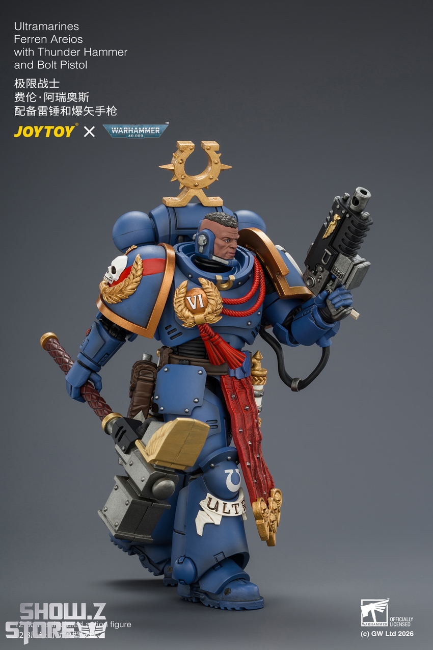 JoyToy JT04889 1/18 Warhammer 40K Ultramarines Ferren Areios with Thunder Hammer and Bolt Pistol - View 7 JoyToy JT04889 1/18 Warhammer 40K Ultramarines Ferren Areios with Thunder Hammer and Bolt Pistol - View 7
