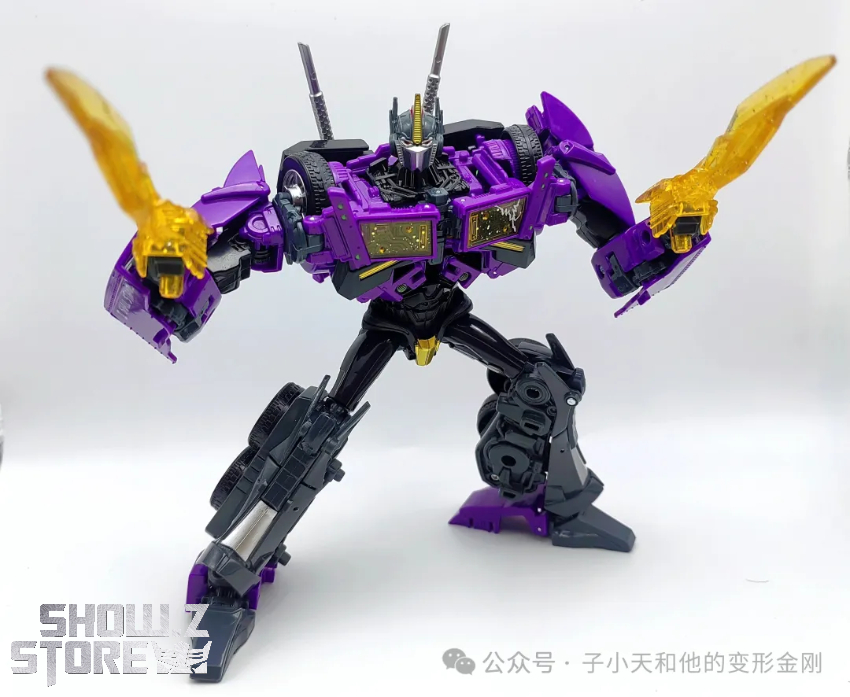 APC Toys Mirror Evil Optimus Prime Modified Version - View 1 APC Toys Mirror Evil Optimus Prime Modified Version - View 1