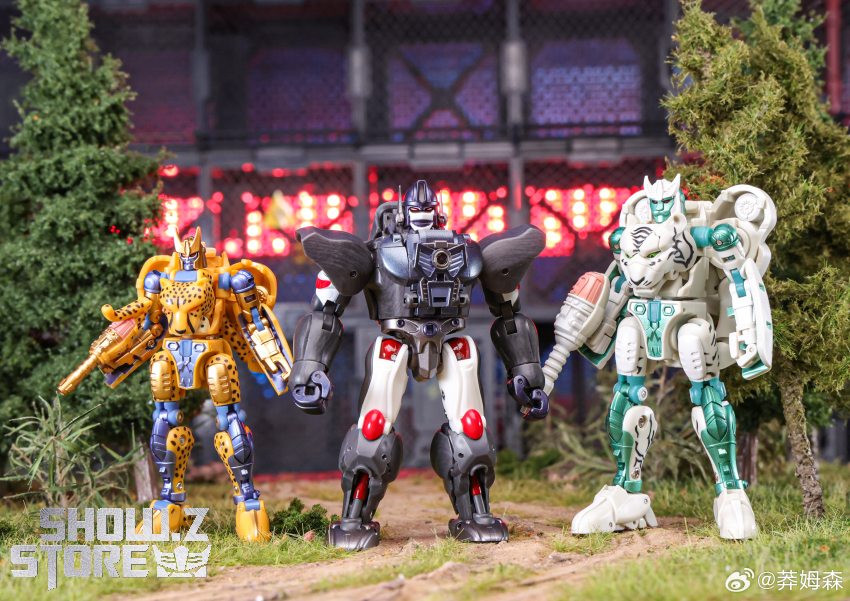 Robot Toys RT-07 Caesar Beast Wars: Transformer Optimus Primal 2.0 - View 2 Robot Toys RT-07 Caesar Beast Wars: Transformer Optimus Primal 2.0 - View 2