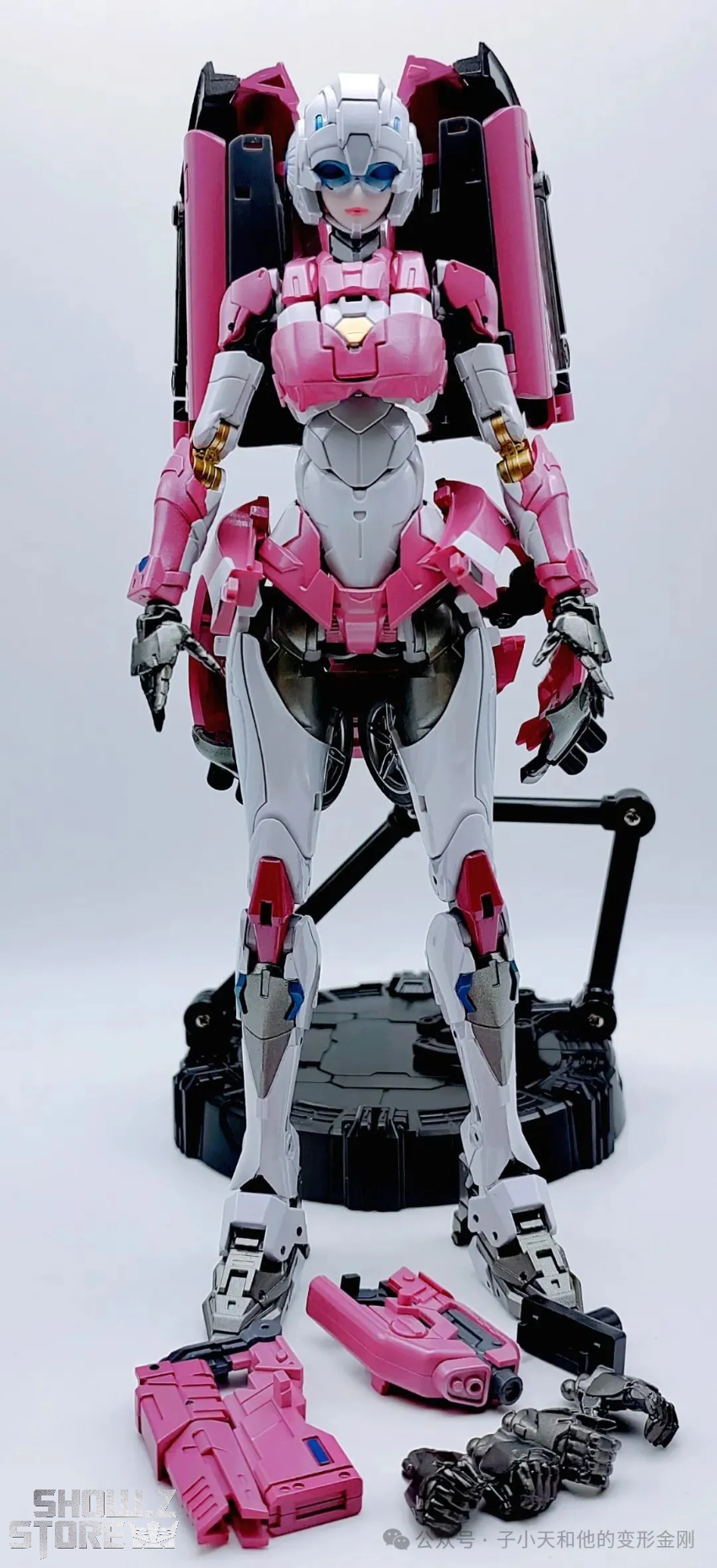 Lucky Cat CG01 Cyber Goddess Venus Arcee - View 1 Lucky Cat CG01 Cyber Goddess Venus Arcee - View 1