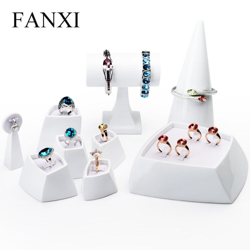 FANXI Luxury White Glossy finish White Lacquer Shop Exhibitor Oganizer For Ring Earrings Bangle Bracelet Showcase Resin Jewelry Display