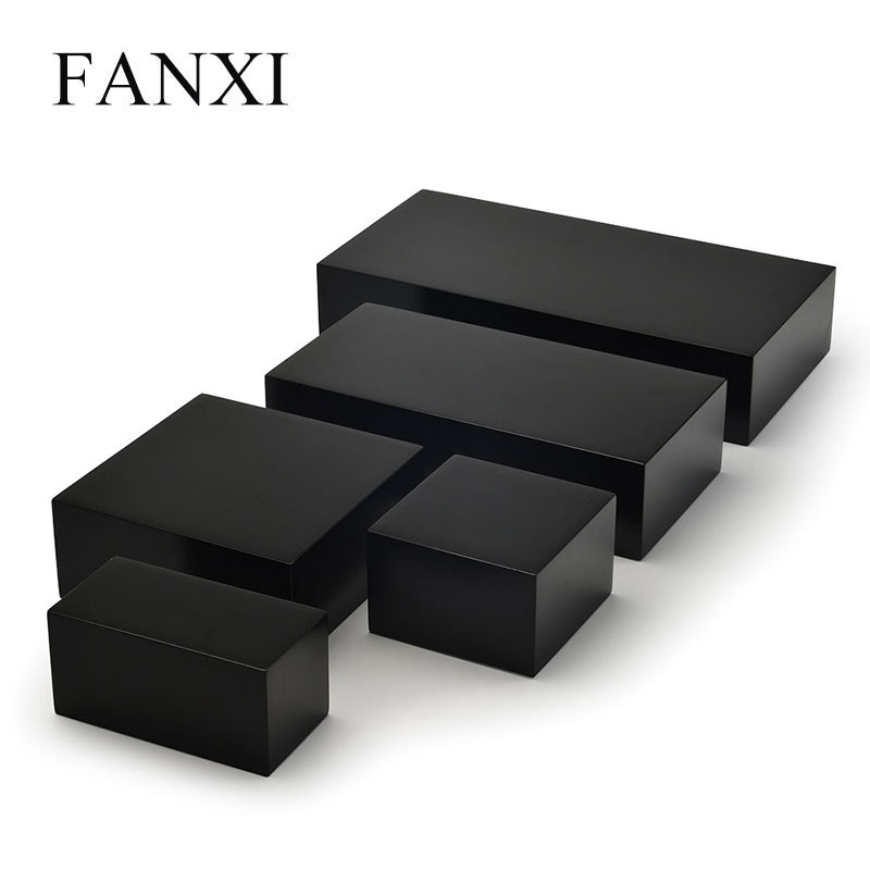 FANXI Custom Wooden Jewellery Exhibitor Organizer For Ring Necklace Bracelet Shop Counter Display Black Matte Finish Lacquer Square Jewelry Risers