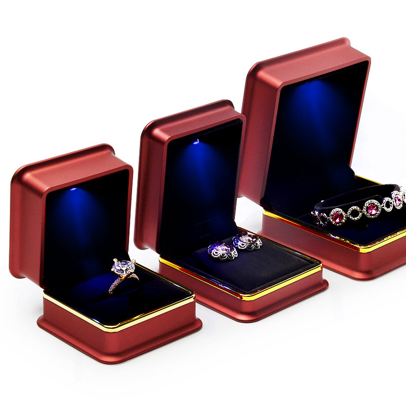 FANXI Custom Luxury Jewellery Packaging Box With Gold Rim And Black Velvet Insert For Ring Necklace Bracelet Packing Red Leather LED Jewelry Box