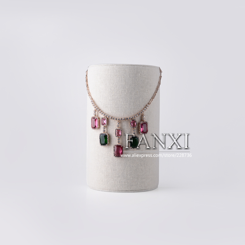 FANXI Free Style Semicircle Shape Linen Necklace Pendant Display Stand For Jewelry Counter Exhibitor