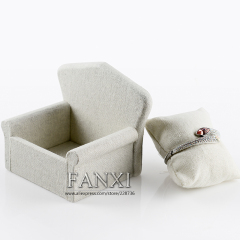 FANXI Manufacturer Jewelry Display Hight Quality Creamy White Linen Bangle Display Stand