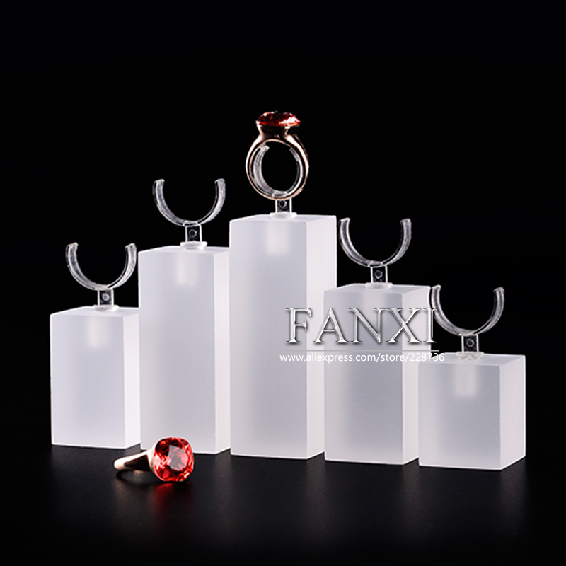 FANXI Factory Custom Matte Acrylic Ring Display Stand Ring Display holder