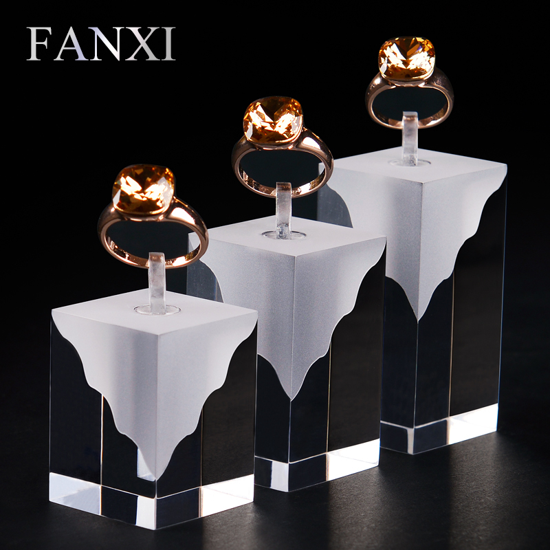 FANXI Custom Frosted And Transparent Acrylic Jewelry Holder For Finger Ring Shop Showcase Ring Display Props