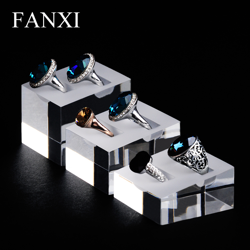 FANXI Custom Size Jewelry Holder For Finger Couple Ring Exhibition Transparent Acrylic Ring Display Rack