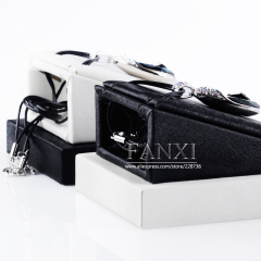 FANXI Factory Custom High Quality PU Leather Black And White Jewelry Display Pendant Necklace Display Stand