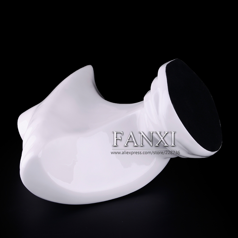 FANXI Custom Resin Jewelry Display Organizer For Pendant Shop Counter White Lacquer Necklace Mannequin