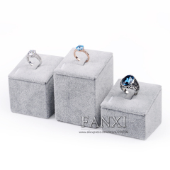 FANXI China Wholesale Square Wedding Ring Display Set Stand For Counter Shop Gray Ice Velvet Ring Display Holder