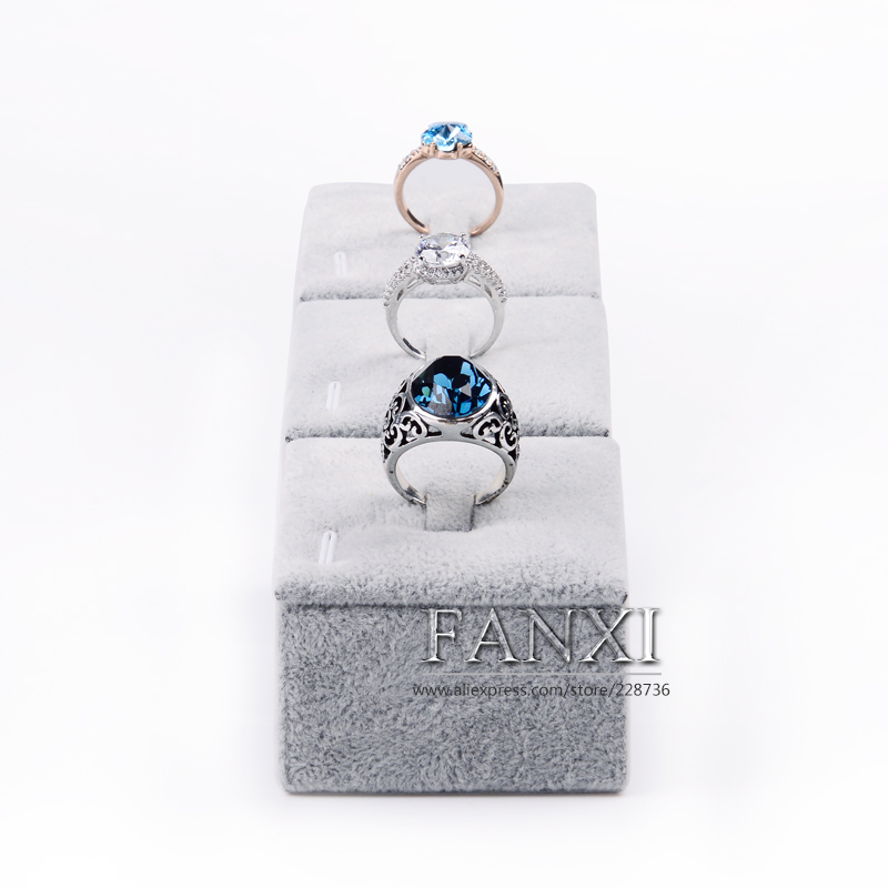 FANXI China Wholesale Square Wedding Ring Display Set Stand For Counter Shop Gray Ice Velvet Ring Display Holder