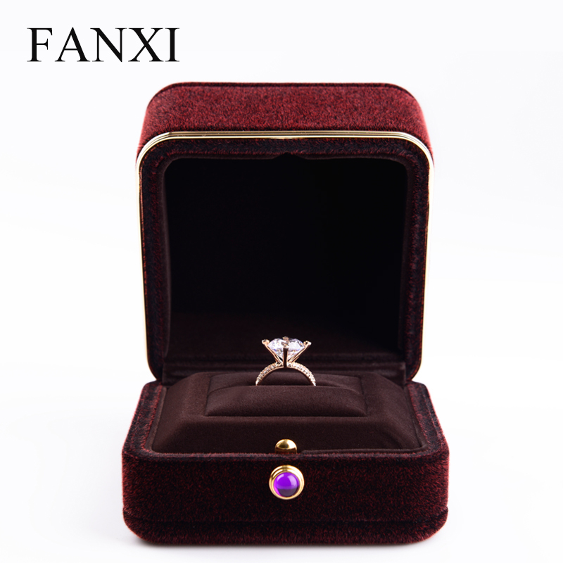Luxury velvet jewelry packaging box for ring pendant