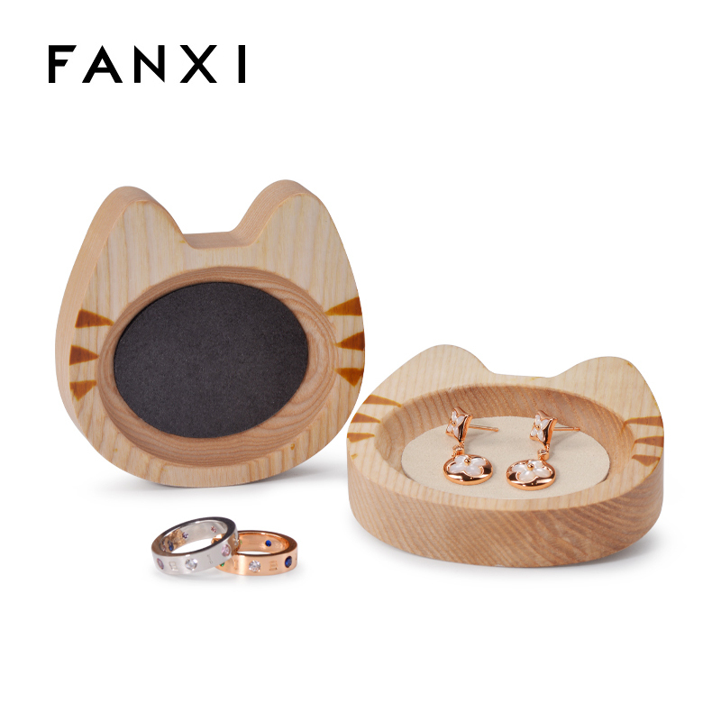 Unique cat-shaped solid wood jewelry display stand for earring ring