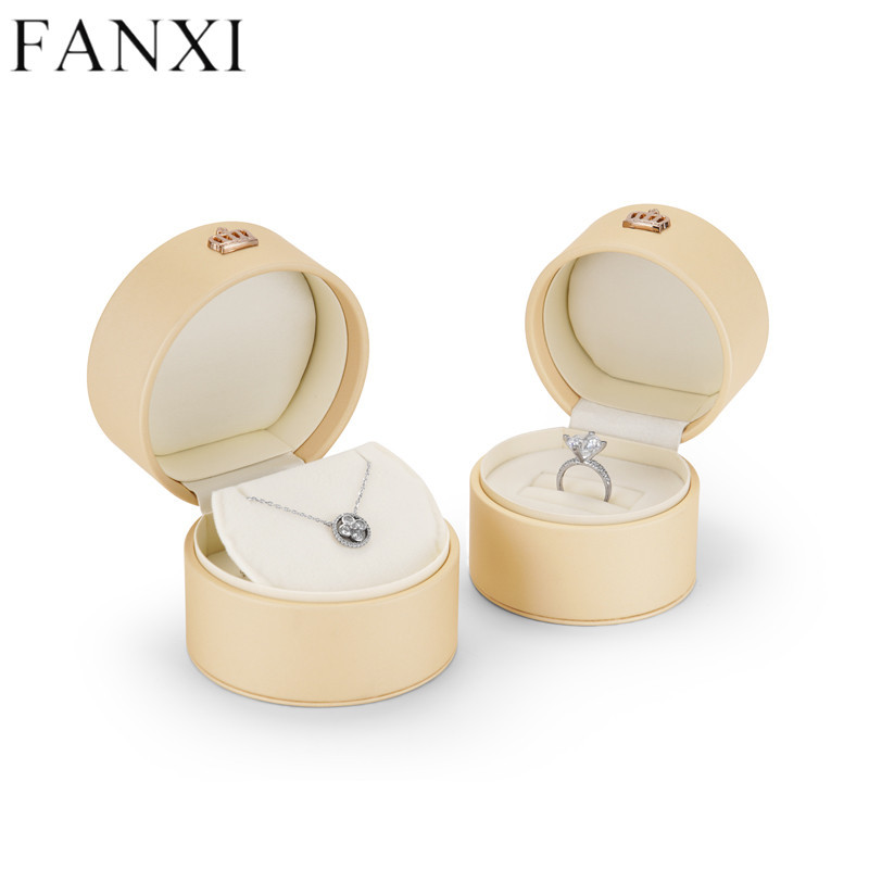 Cream leather round design jewelry box