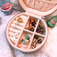 Simple portable leather jewelry storage box