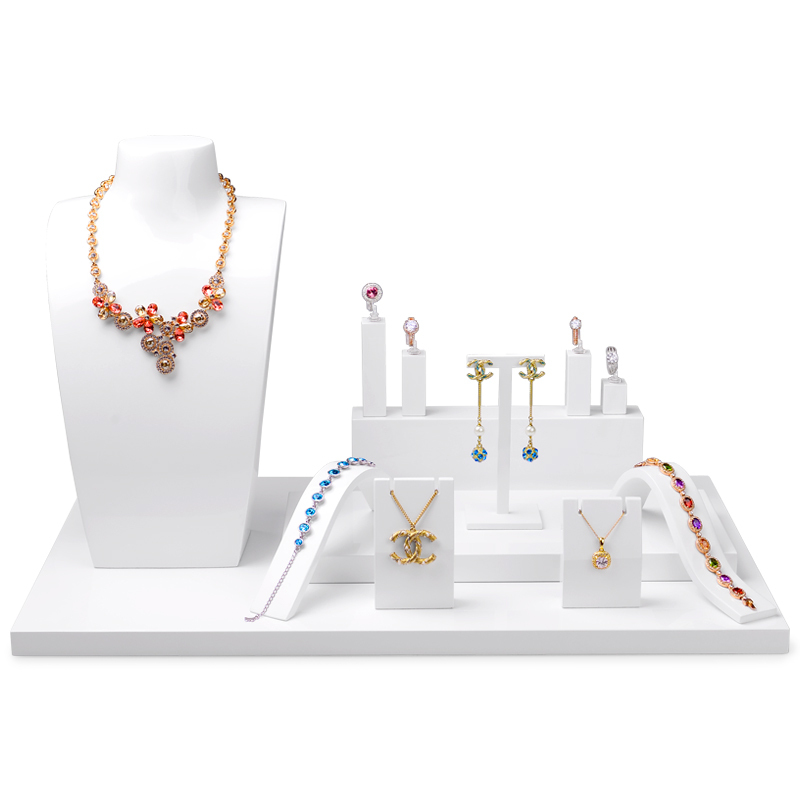 White resin jewelry display stands set