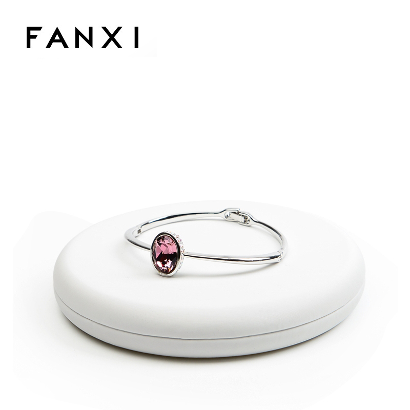 FANXI CUstom Jewellery Display Organizer Riser For Ring Necklace Bracelet Showcase White PU Leather Round Jewelry Block