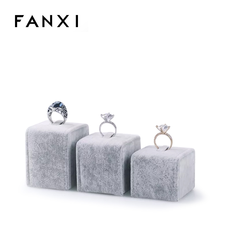 FANXI China Jewelry Display Manufacturer Wood Velvet Three-piece Ring Holder Ring Display Stand