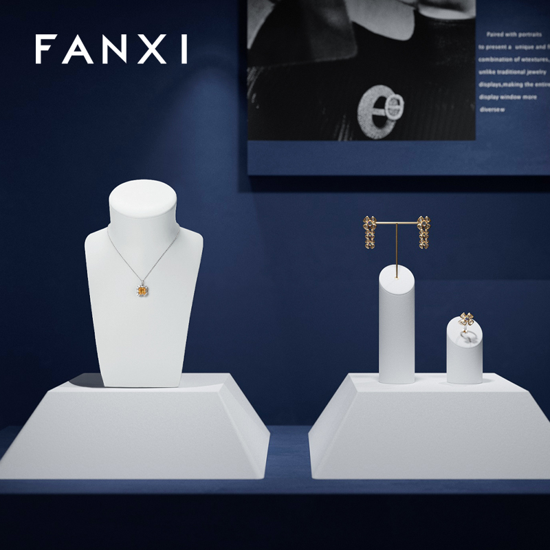 FANXI luxury leather and microfiber necklace display bust display stands