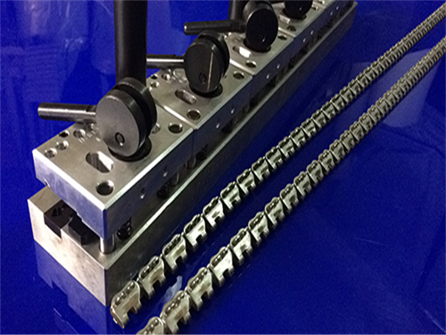 MR Belt Fastener Machine