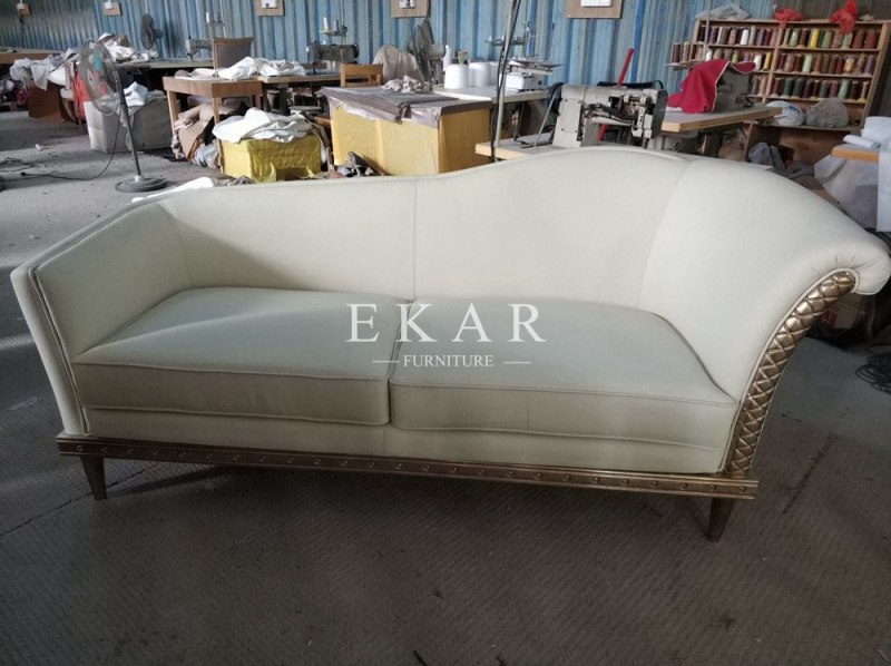 Classic Antique Leather Comfortable Chaise Lounge