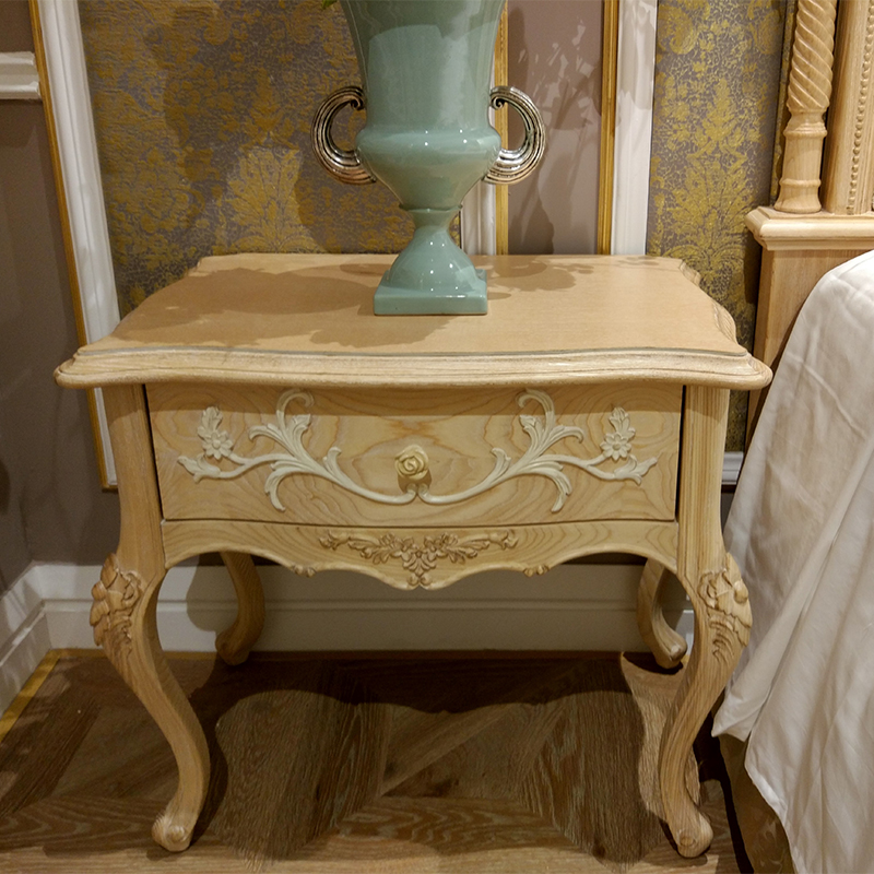 The Latest Exquisite Carved Flower Wooden Nightstand