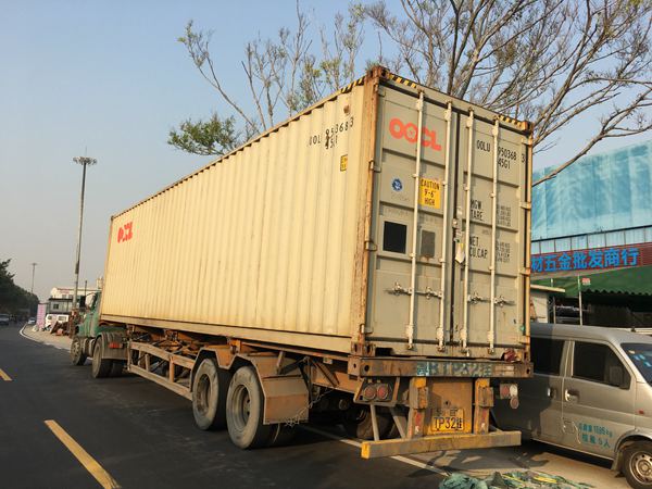 one 40 feet container of aluminum and polycarbonate roller shutter door materials, to be shipped to Gulf area