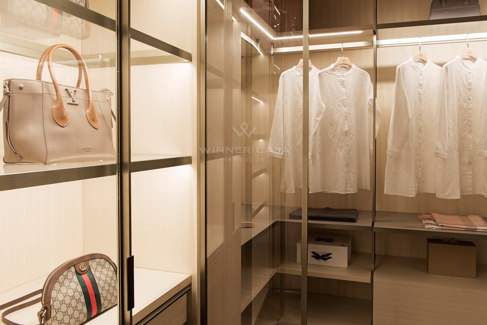 Italian Style Luxury Customized Modern Walk In Closet Cloakroom