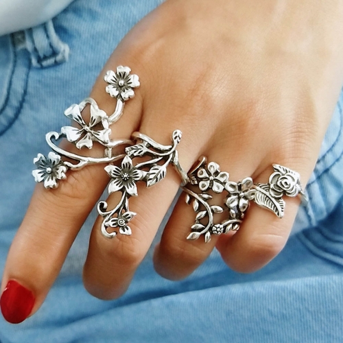 Edary Vintage Carved Flower Rings Sets Leaf joint Knuckle Ring Sliver Mid Stacking Rings for Women and Girls (4PCS)