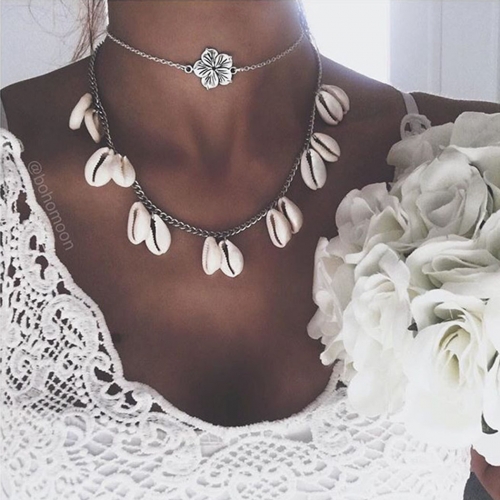 Boho Layered Necklaces Shell Pendants Flower Choker Necklace Costume Necklace Adjustable Chain Beach Jewelry for Women and Girls(Silver)
