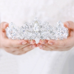 Unicra Wedding Crown and Tiara Queen Silver Flower Crown Bridal Vintage Rhinestone Headband for Brides and Women