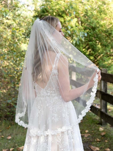 Unicra Bride Wedding Veil 1 Tier Elbow Length Veil Bridal Lace Veil for Women and Girls