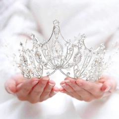 Unicra Wedding Bridal Crown Silver Tiara Queen Crystal Tiaras and Crowns Pageant Costume Hair Accessories for Women and Girls