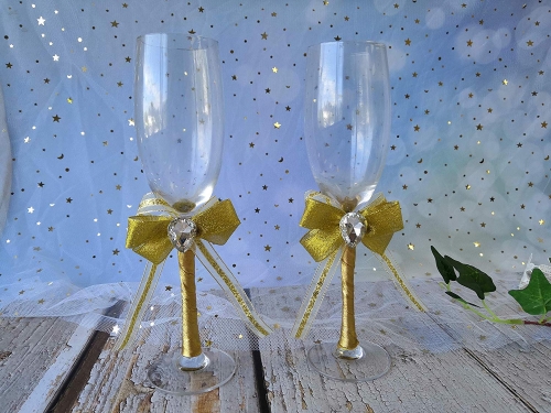 Groom Wedding Quinceanera Champagne Toasting Flute with Rhinestone Golden Lace Bow Decorated Glasses, Set of 2