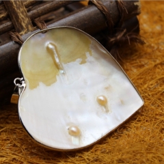 MOP187 Heart Blister Pearl Shell Focal Pendant