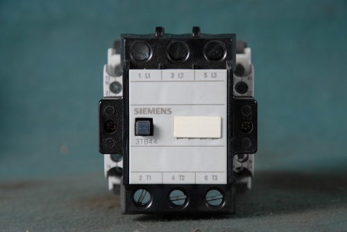 SIEMENS CONTACTOR 3TB44 22-0X