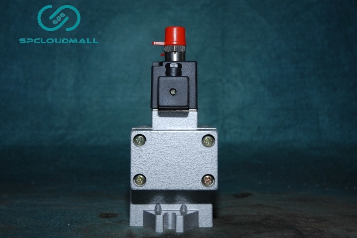 DIRECTIONAL VALVE K35D2-15 AC220V