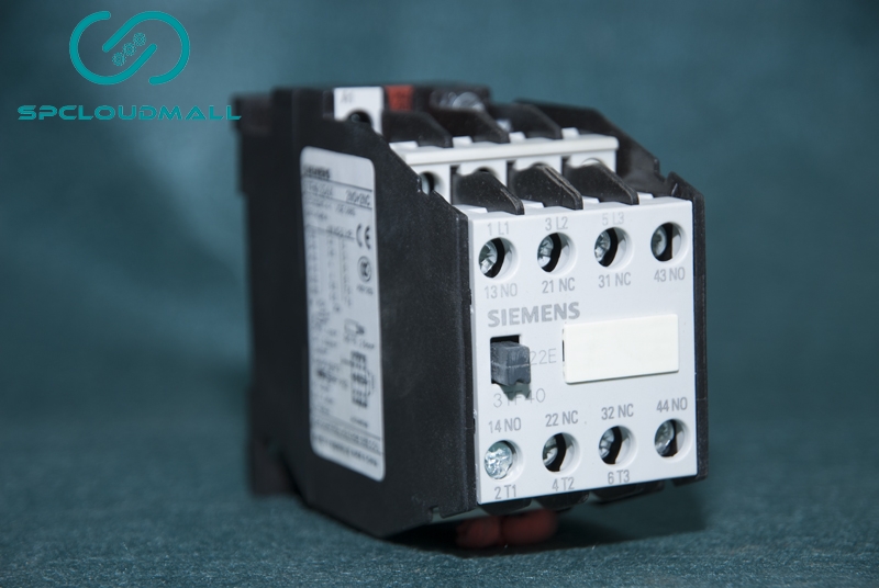 SIEMENS CONTACTOR 3TF4022-0XQ0 AC-3 4KW 400V Us AC380V