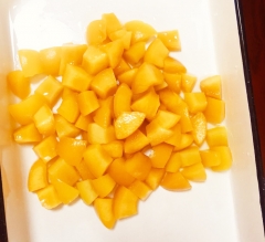 Canned yellow peach diced