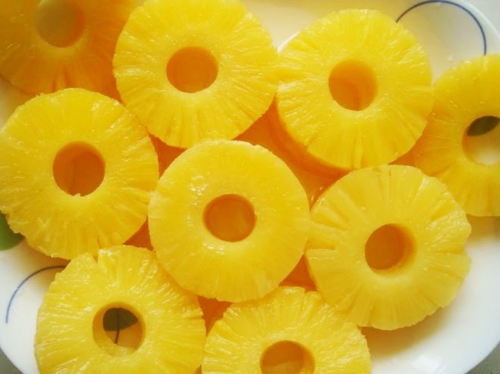 Canned pineapple