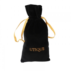 UTIQUE velvet bag